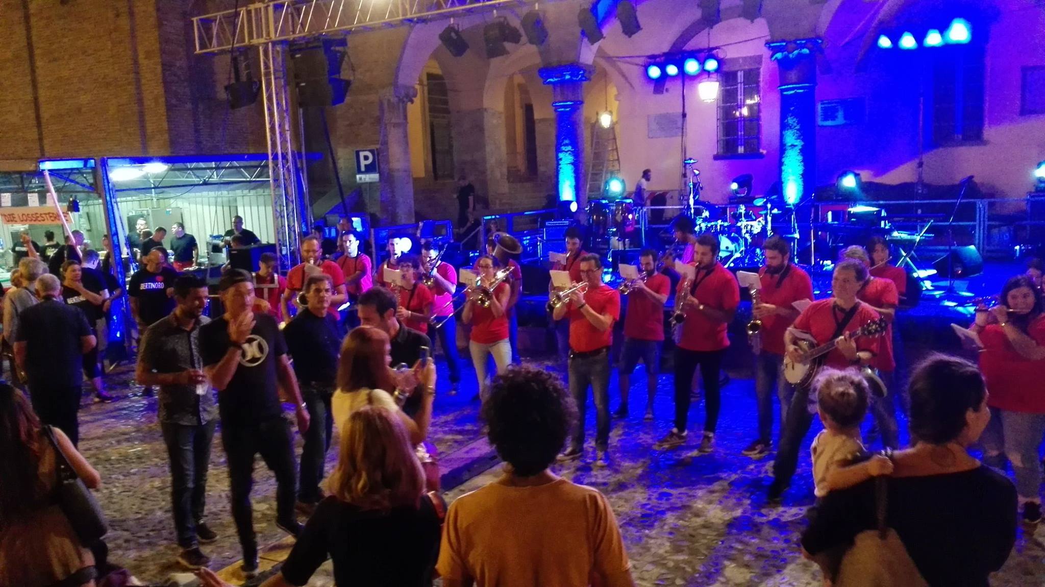 40472405_1923128077980817_233736896251953152_n