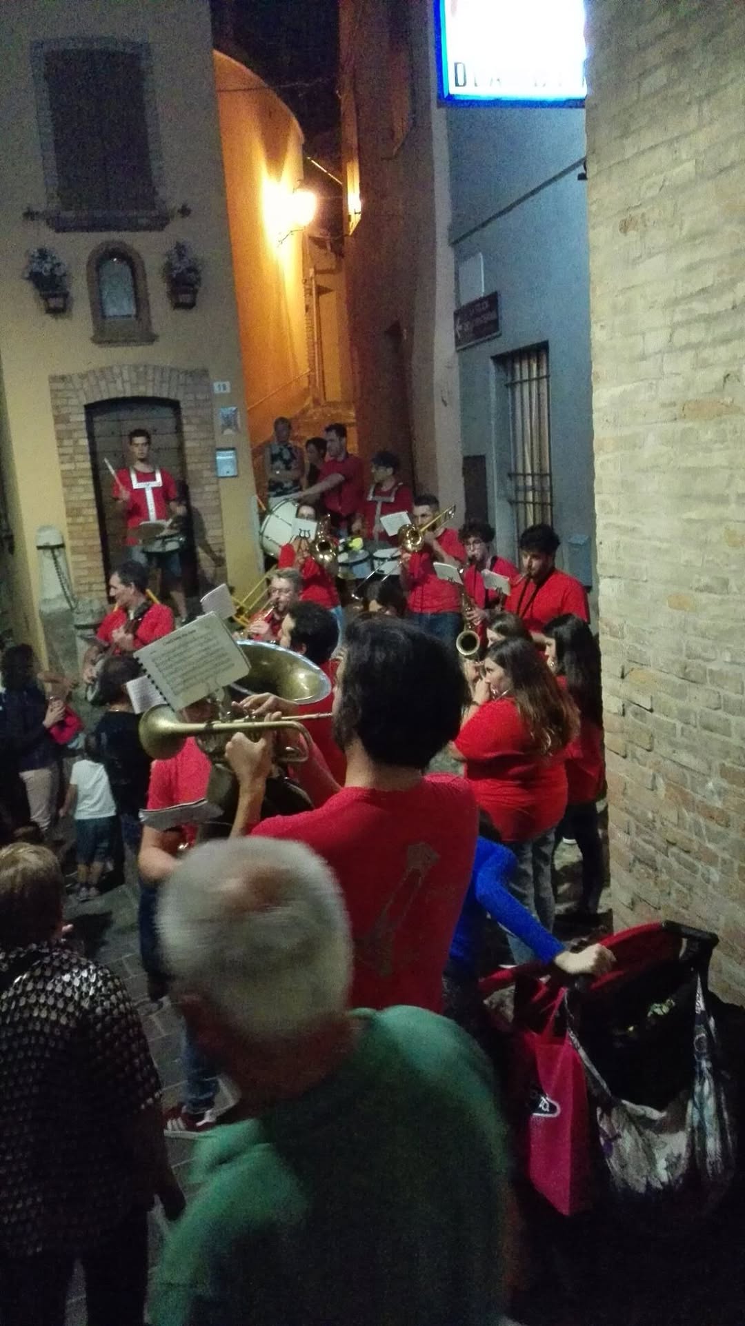 40572523_1923128751314083_6281057381665210368_n